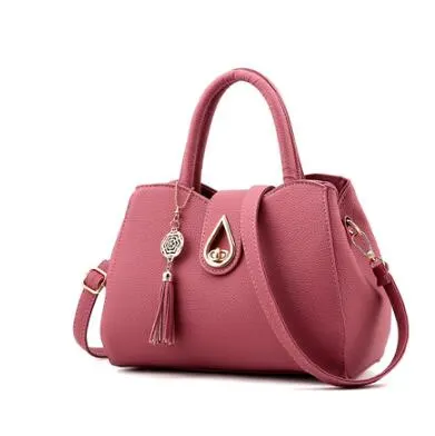 Tasselled Lychee-Grain PU Leather Shoulder Bag