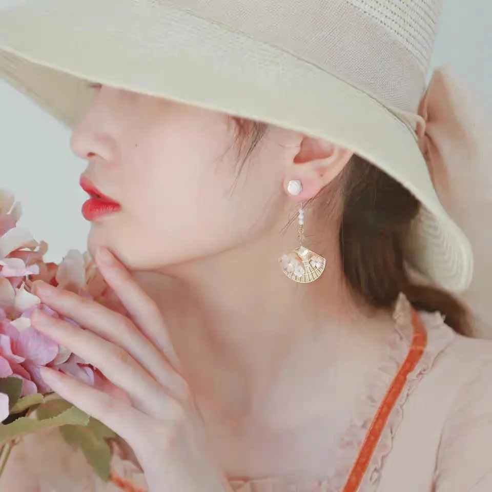 Asymmetric Fan Pearl Earrings