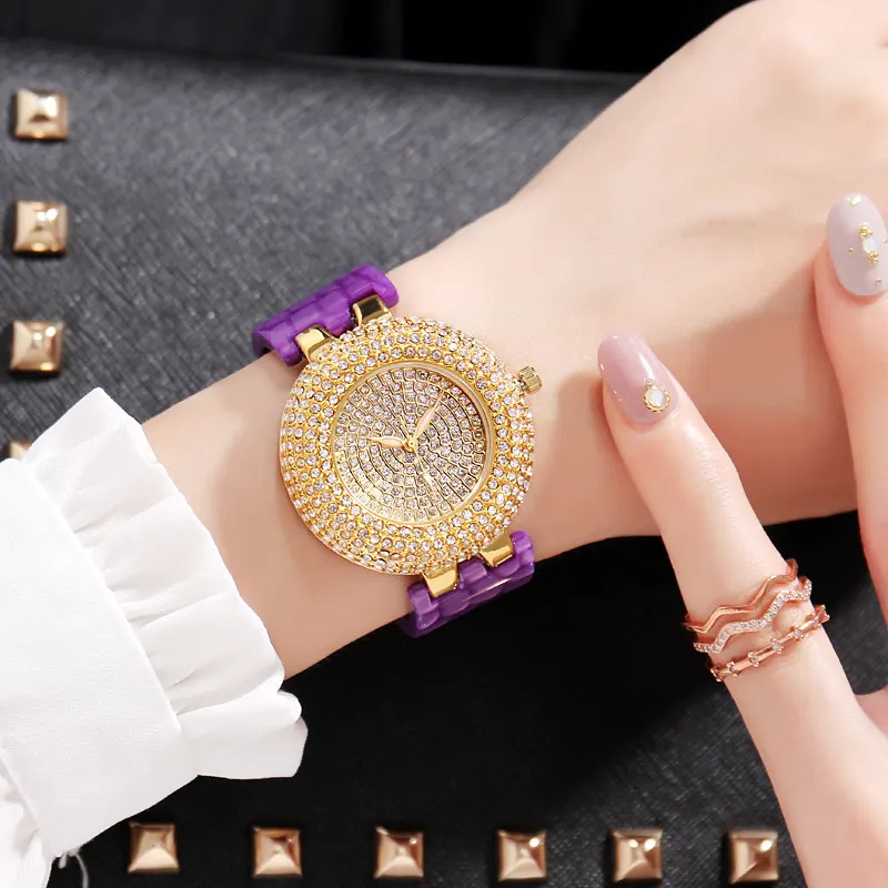 Star Motif Quartz Watch in Metal and Leather