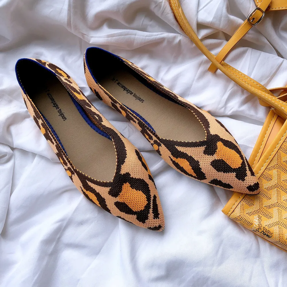 Pointed Toe Cotton Flats