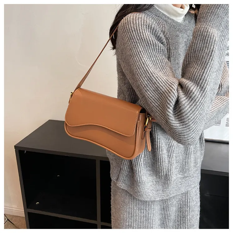 Square Flip Magnetic Shoulder Bag