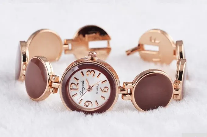 Round Dial Stainless Steel Bracelet Watch