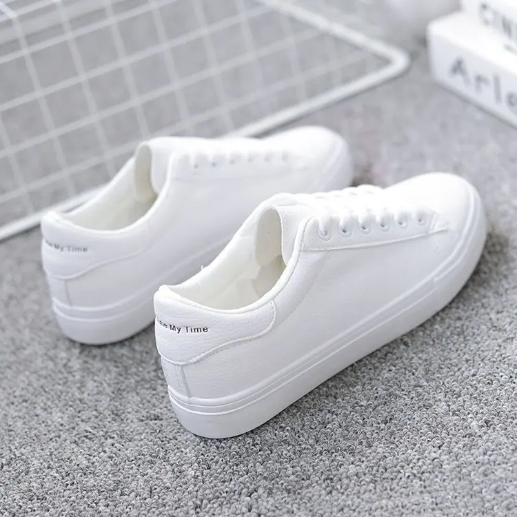 Low-Top Elastic Band Sneaker