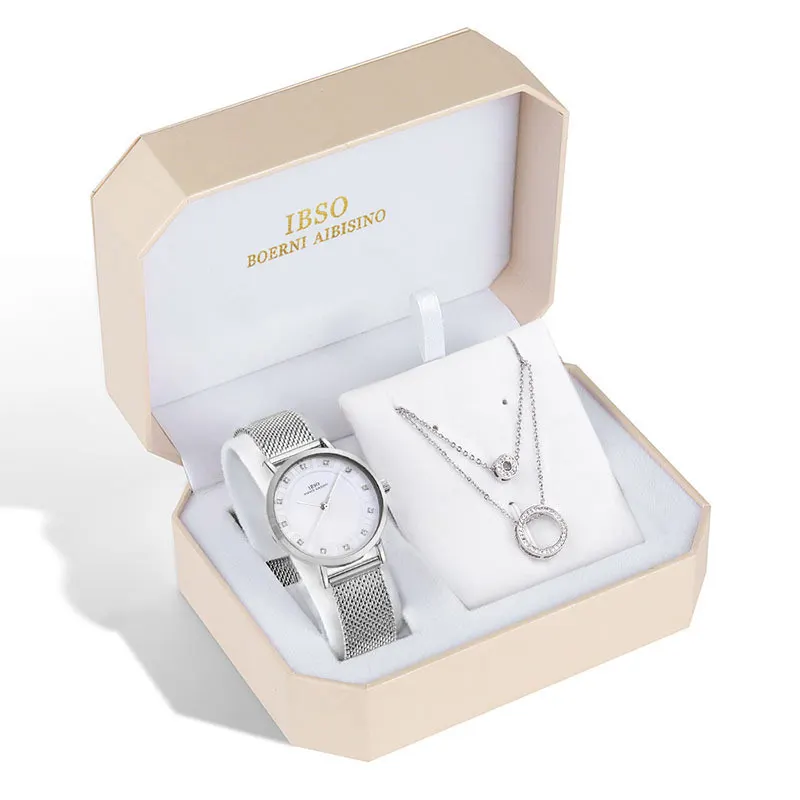 28mm Quartz Watch, Mineral Glass