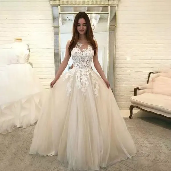 Sleeveless Floral Lace Wedding Dress