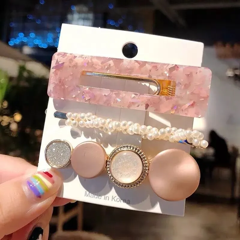 Pearl Geometric Hair Clip
