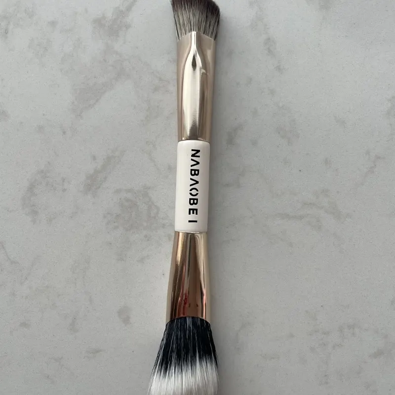 Double-Ended Blush and Highlight Brush