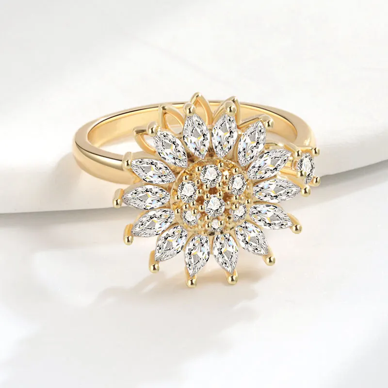 Rotatable Daisy Sterling Silver Ring