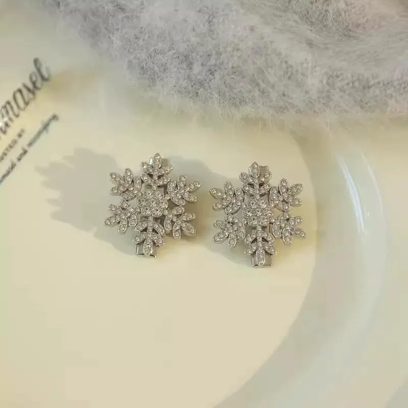 Pearl Snowflake Hair Clip