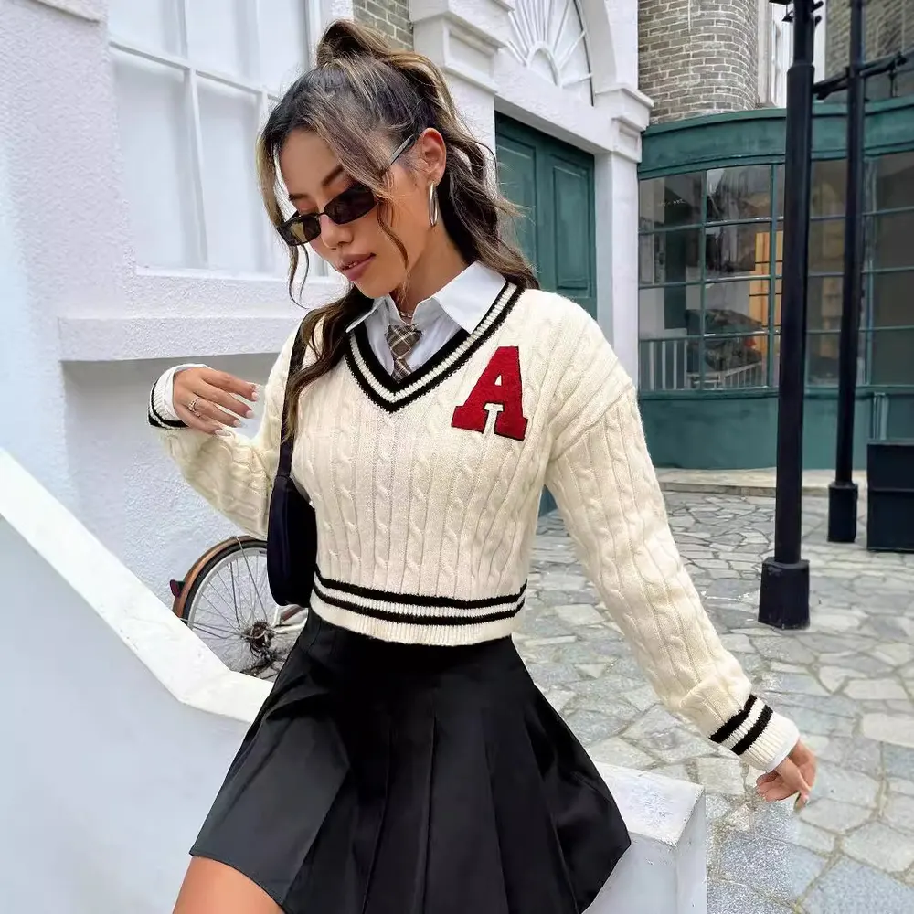 Striped V-Neck Slim Knit Top