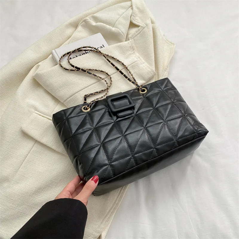Trapezoid Chain Strap Shoulder Bag