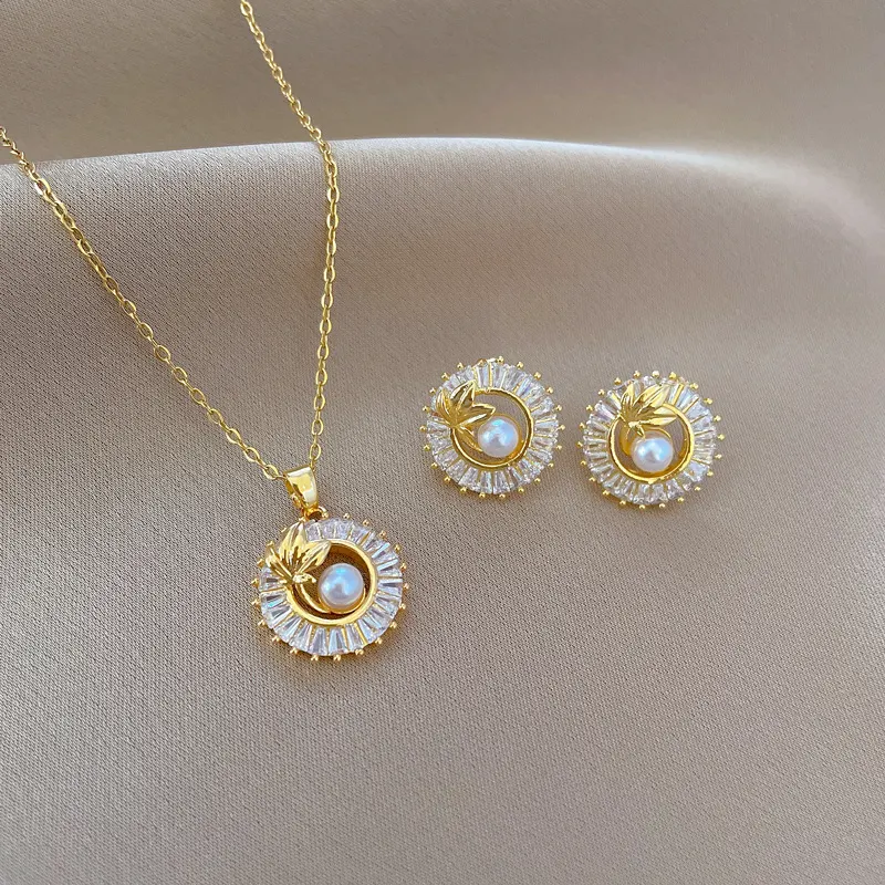 Geometric Leaf Pendant Necklace and Earring Set