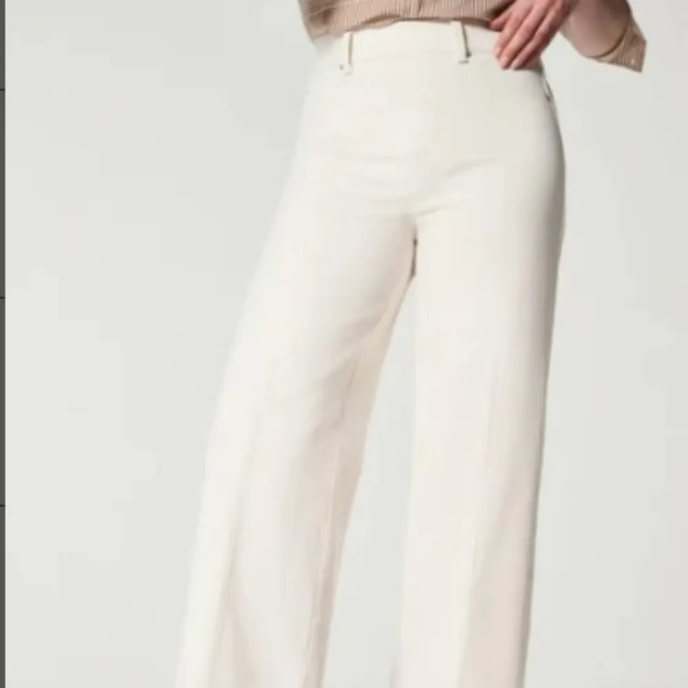 High-Waist Cropped Wide-Leg Jeans