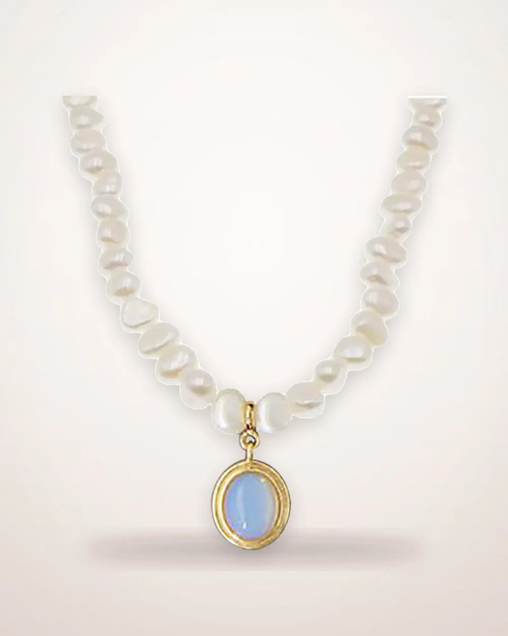 Irregular Pearl Round Medal Necklace