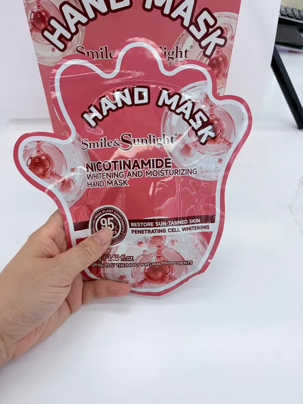 Wearable Nicotinamide Hand Mask