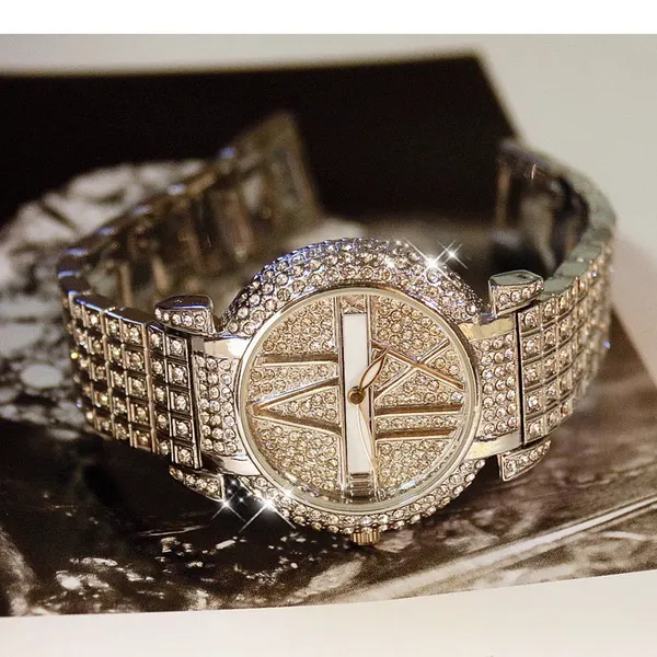 Round Stainless Steel Bracelet Watch