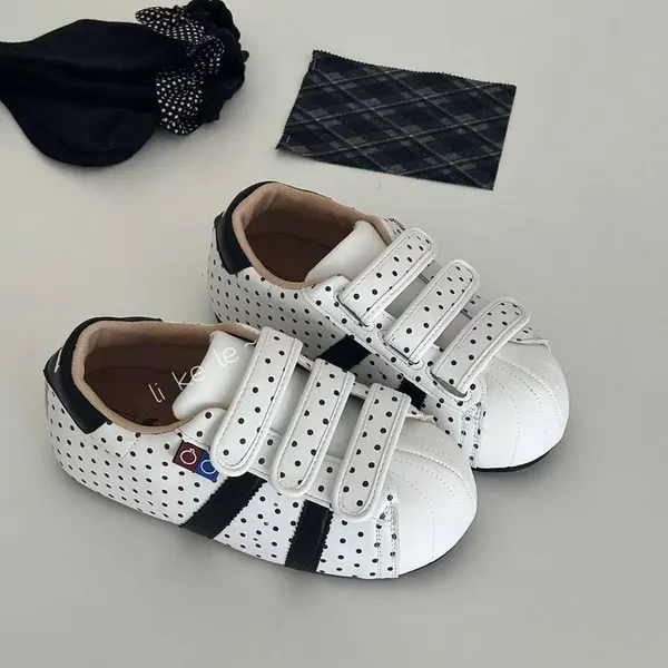 Retro Low-Top Hook-and-Loop Trainers