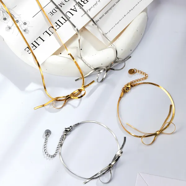 Minimalist Bow Pendant Necklace