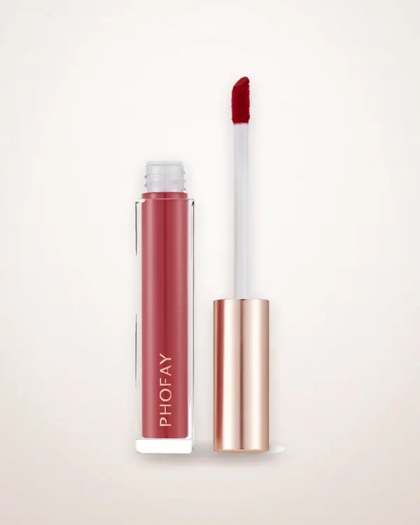 Non-Sticky Moisturizing Lip Gloss