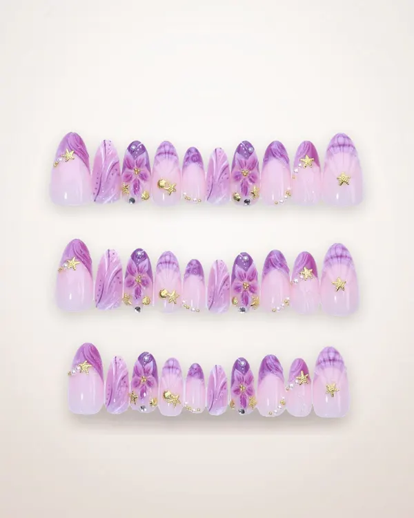 Press-On Nail Set with 3D Seashells and Pearls