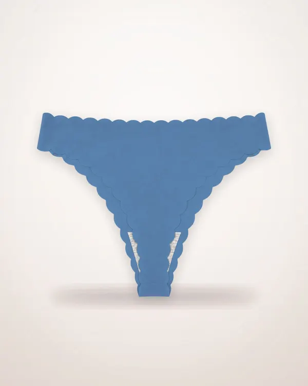 Wave Lace Low-Rise Thong in Navy